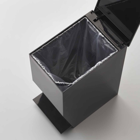 Poubelle de salle de bain couvercle blanc ou noir - Tower - Bath Bazaar